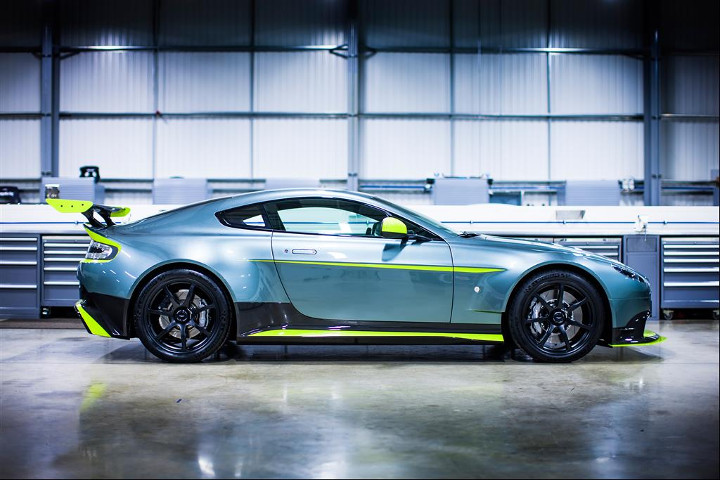 Aston Martin Vantage GT8