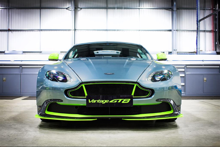 Aston Martin Vantage GT8